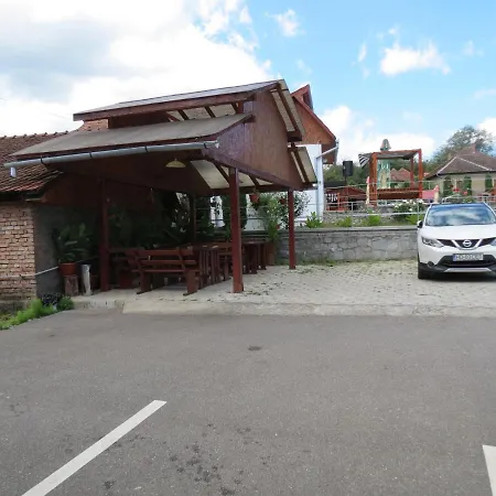 Pensiunea Cetina Guest house